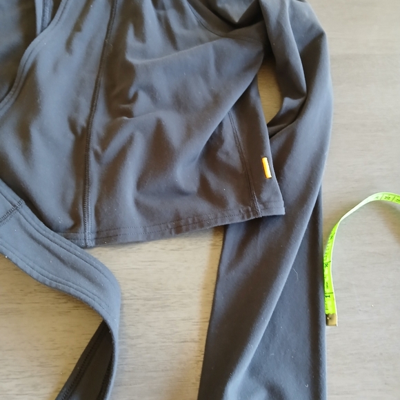 LUCY Black Wrap Top NWOT Size Xl - Picture 3 of 4